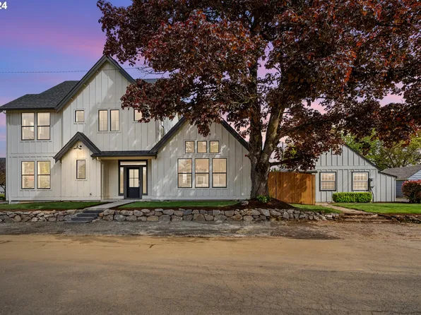 800 E 37th St, Vancouver, WA 98660