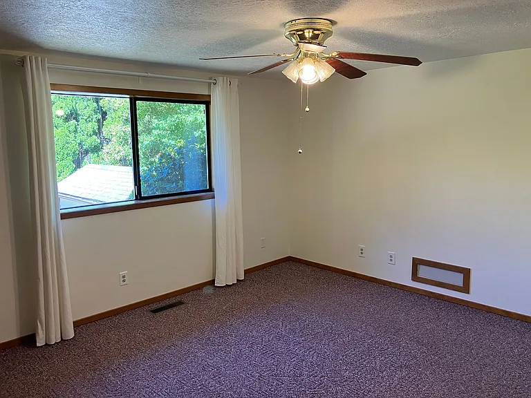1325 Elser Dr SE — Photo 27