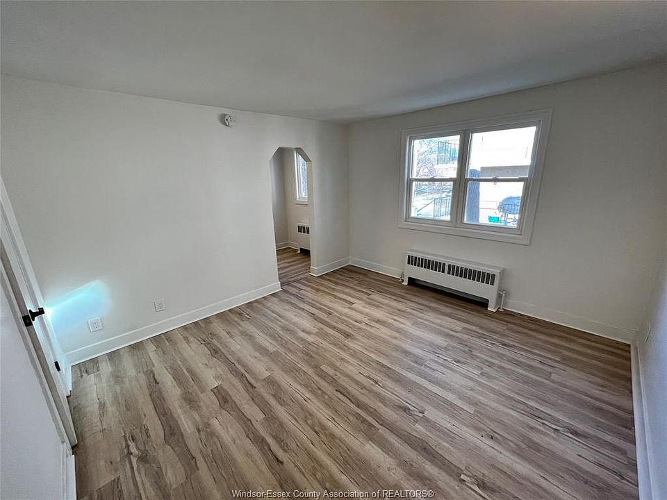 1st image of 308 Askin Ave #10
