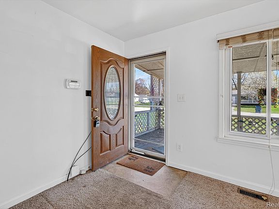 4th image of 1392 Winfield Dr