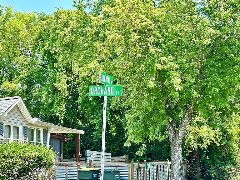 130 Orchard Dr — Photo 14