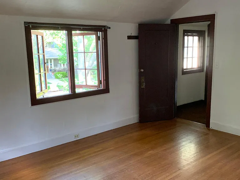 2314 E St — Photo 13