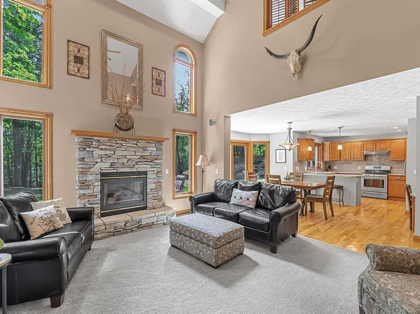 4340 Hampshire Dr, Williamsburg, MI 49690