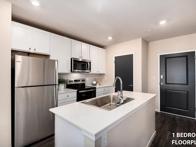 WestEdge Apartments — Photo 8