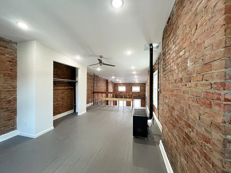 1313-1315 Main St — Photo 10