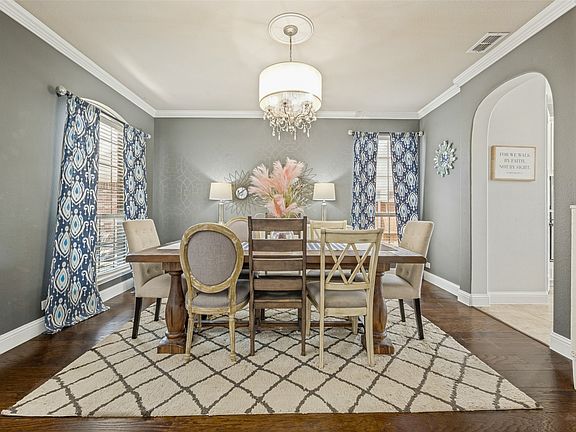 4th image of 604 Bentley Ct