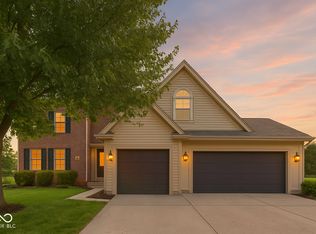 301 Cobblesprings Ct, Avon, IN 46123