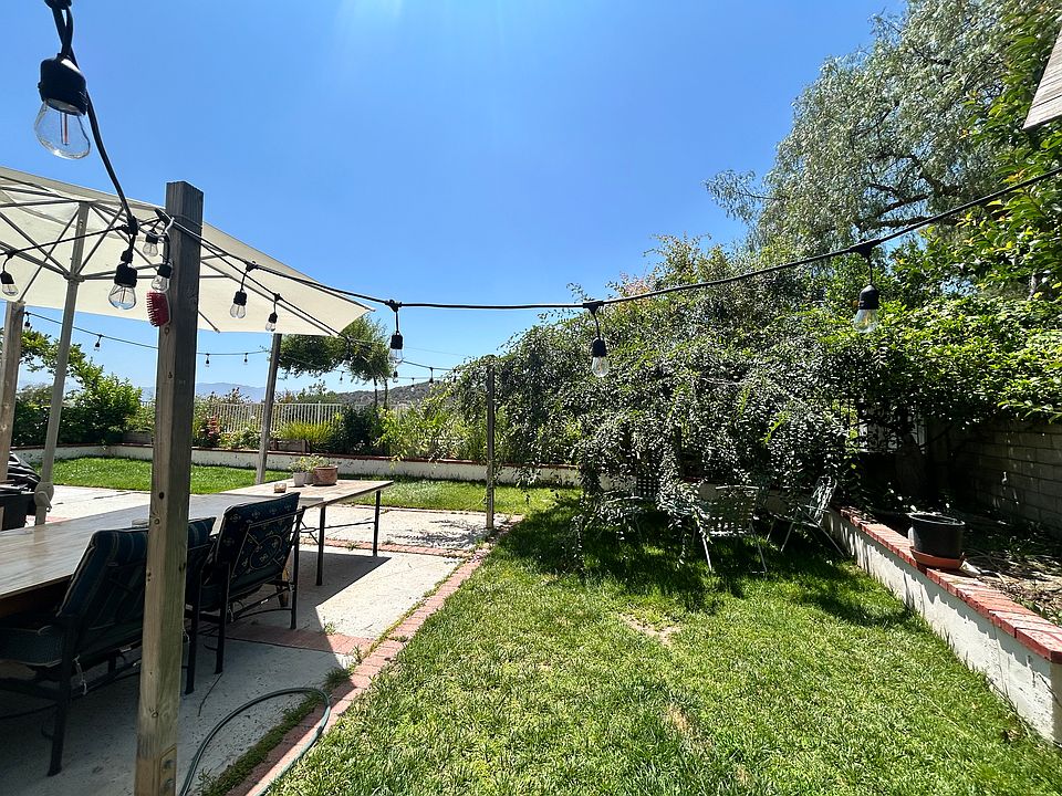 2nd image of 25424 Hardy Pl