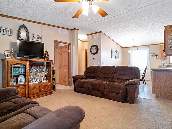 5th image of 127 Goldenrod Dr