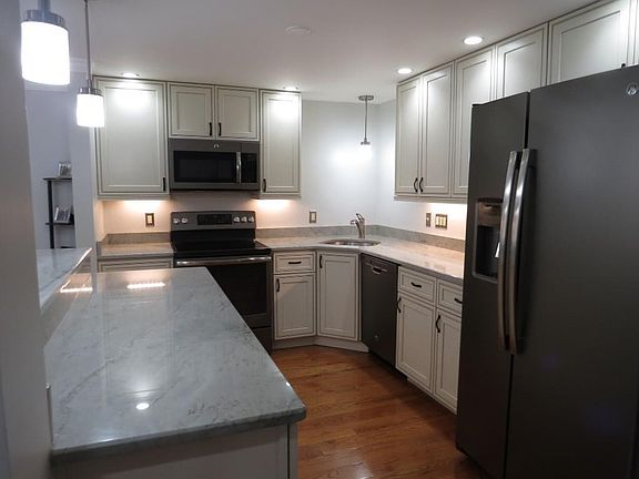 3rd image of 101 Casablanca Ct #101