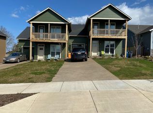 1106 Emmett Loop #1108, Silverton, OR 97381