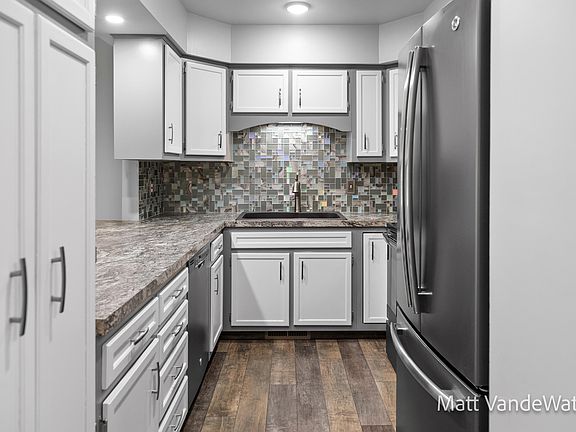 2nd image of 4828 Greenmoor Ct #76