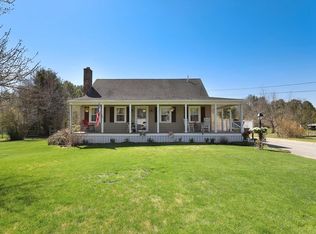 84 Hayward St, Halifax, MA 02338