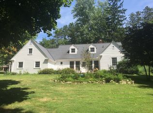 17085 Overlook Dr, Chagrin Falls, OH 44023