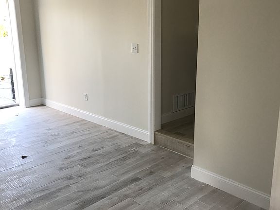 3rd image of 68 Saratoga Dr