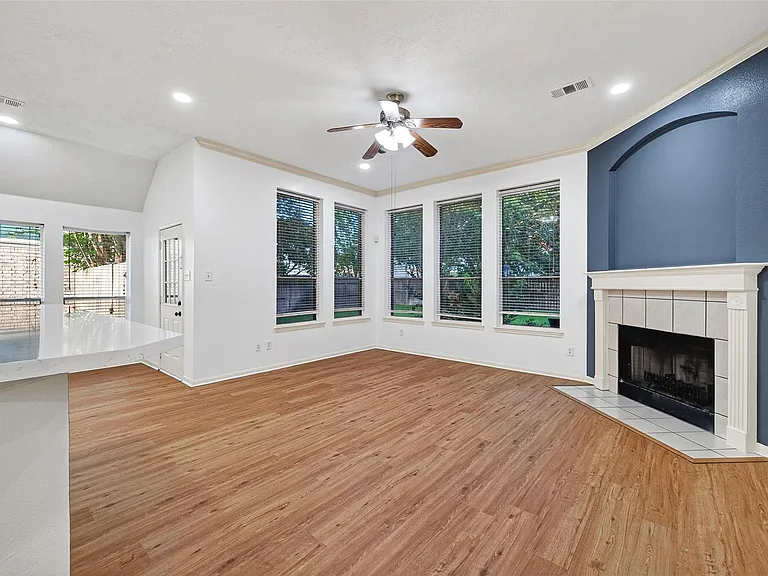17303 Kenton Crossing Ln — Photo 27