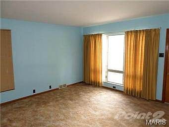 3rd image of 816 Forest Ave