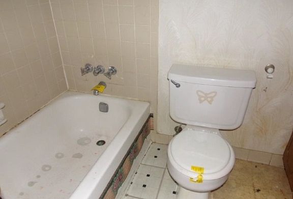 3rd image of 3850 Fairington Dr