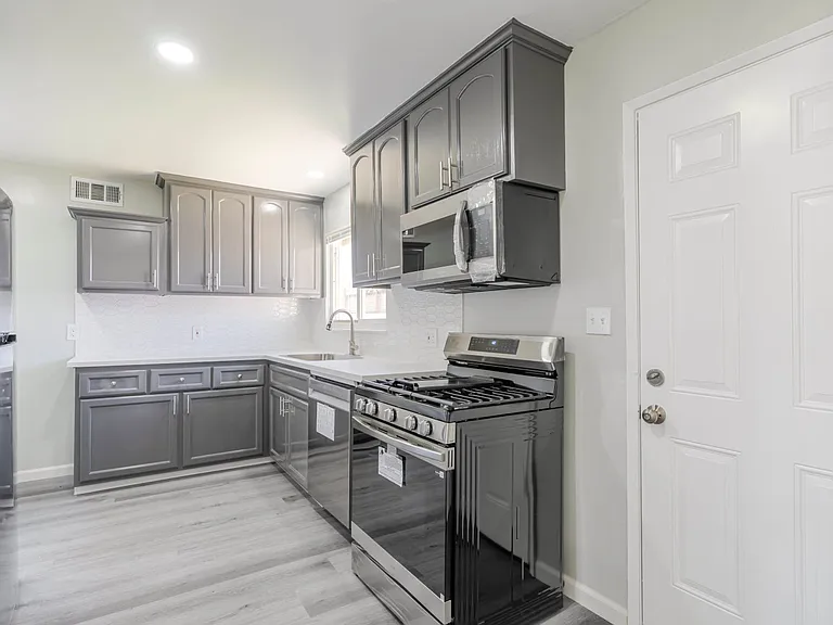 44961 5th St E — Photo 10