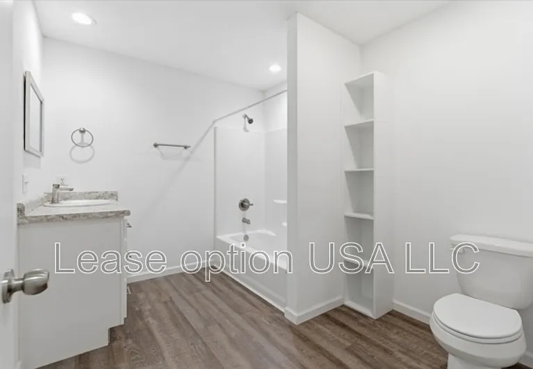 34 Pine St #C — Photo 15