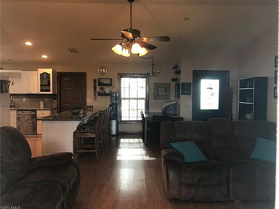 3rd image of 1118 NE 6th Pl