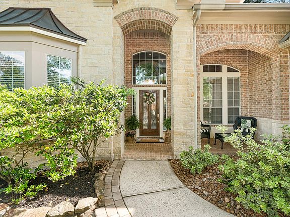 4th image of 15 Monet Bend Pl