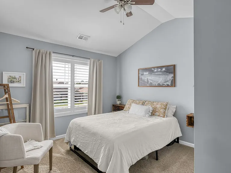 324 Frontier Cir — Photo 20