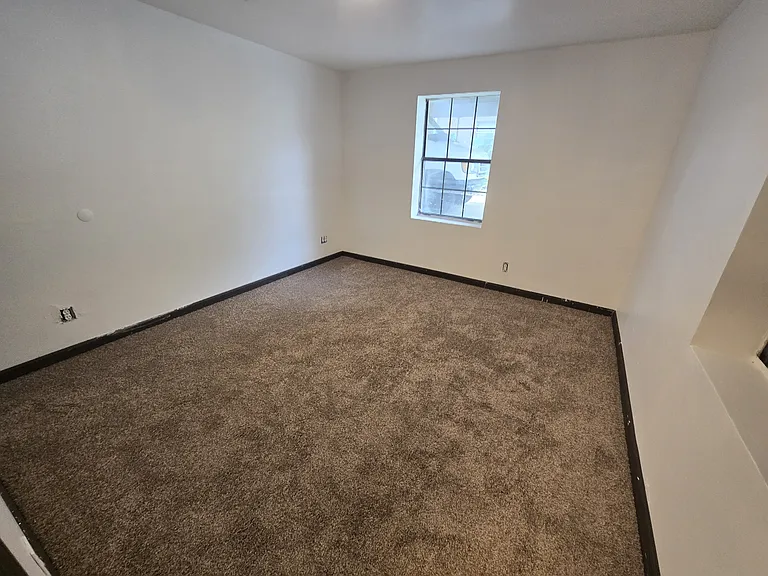 896 Pauline St — Photo 14