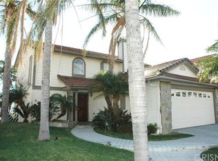 19704 Shadow Glen Cir, Porter Ranch, CA 91326