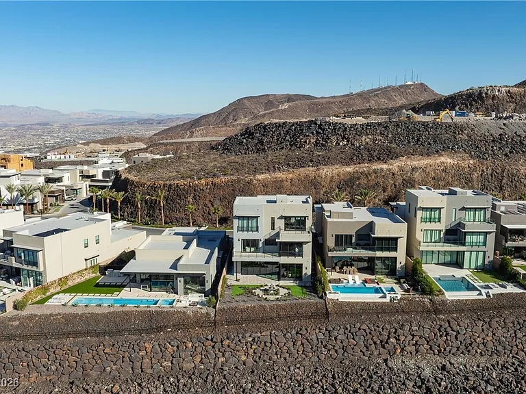 577 Overlook Rim Dr — Photo 74