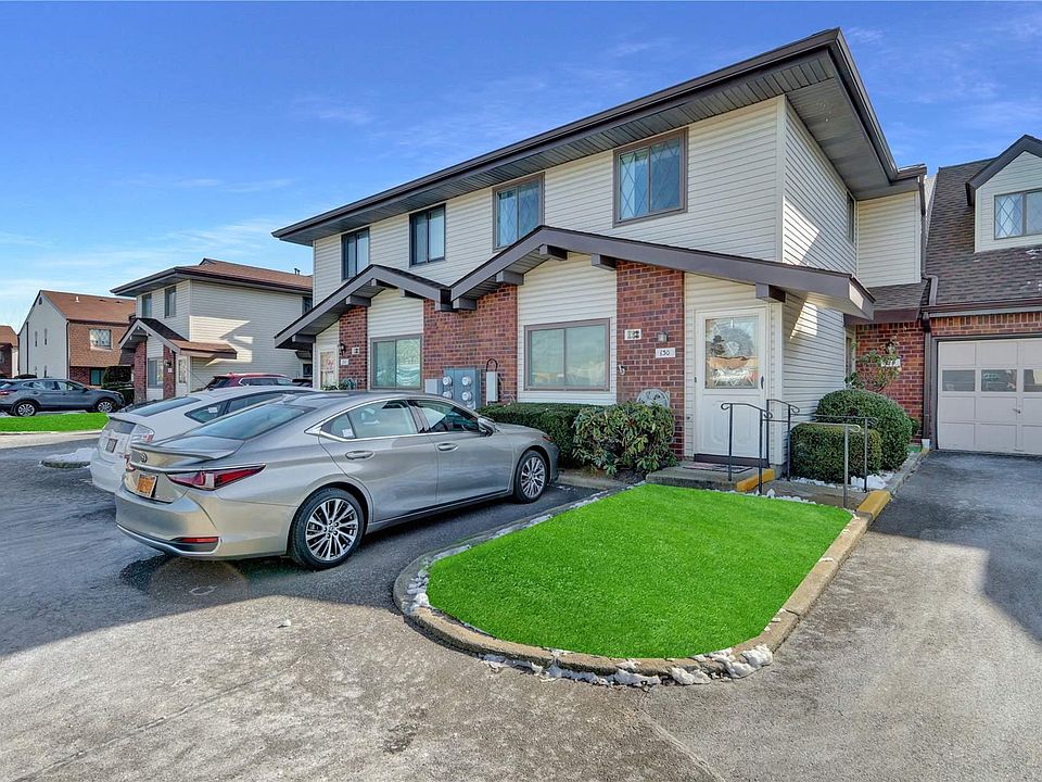 1st image of 130 SE Clubhouse Drive #130