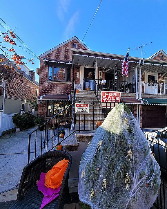 1st image of 2319 Fenton Ave