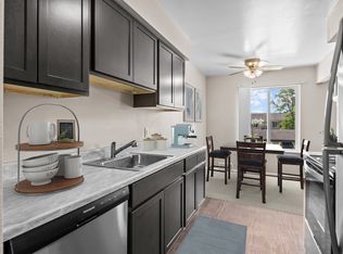 Cambridge Square, Southfield, MI 48076