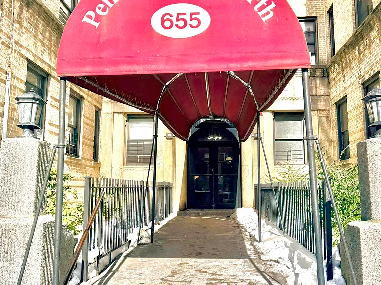 655 Pelham Pkwy N #4H — Photo 10