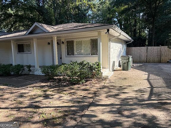 3rd image of 2192 Dering Cir