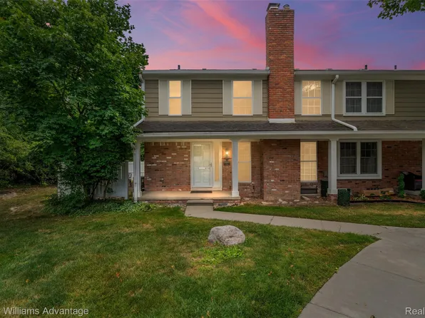 20928 E Glen Haven Cir, Northville, MI 48167