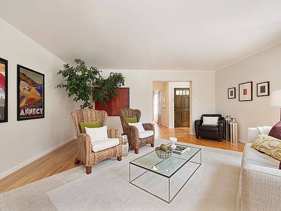 2nd image of 992 Portola Dr