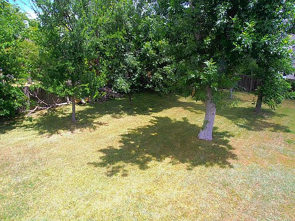 3rd image of 16302 Mellow Oaks Ln