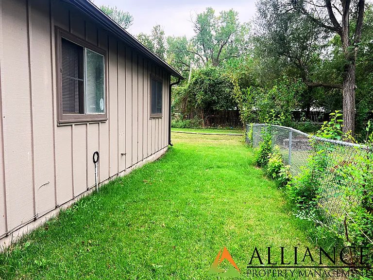 2423 Buttonwood Dr — Photo 11