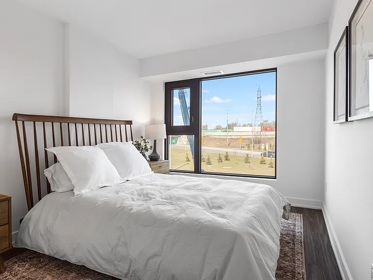 1354 Carling Ave — Photo 41