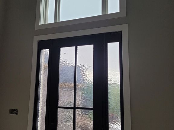 3rd image of 2910 Battlecrest Dr