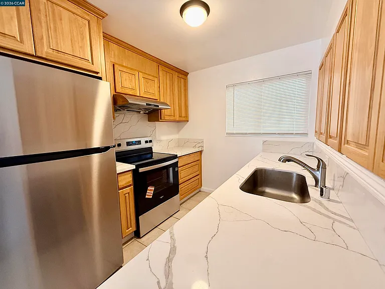 15 Lena Dr — Photo 3
