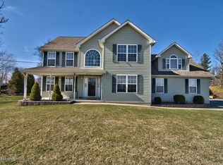 2034 Gorden Ridge Dr, East Stroudsburg, PA