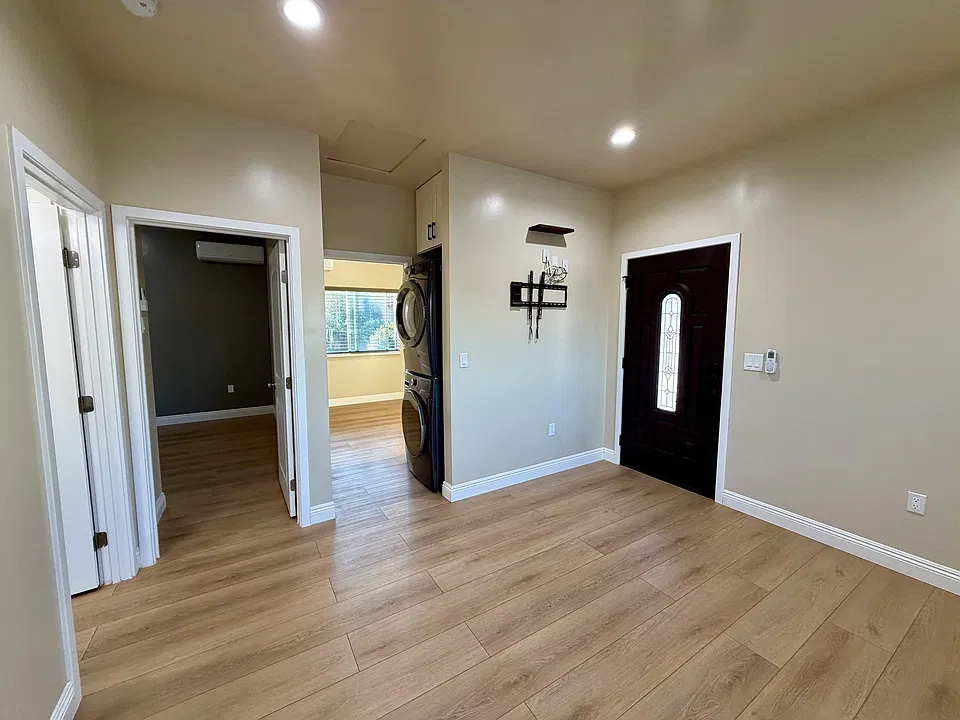 324 Coyle Ave #B