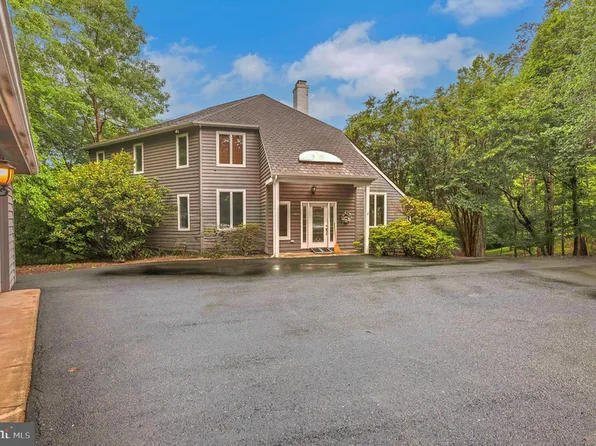 1425 Clearbrook Ln, Charlottesville, VA 22911