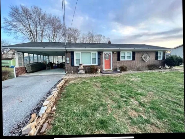 728 Sunset Dr, Chilhowie, VA 24319