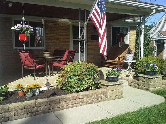 3rd image of 625 Lamont Dr