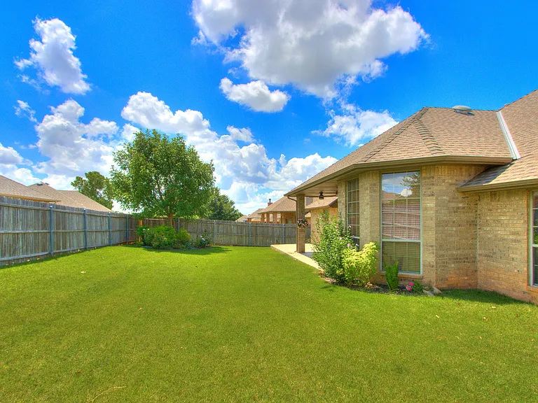 16616 Hardwood Pl — Photo 26