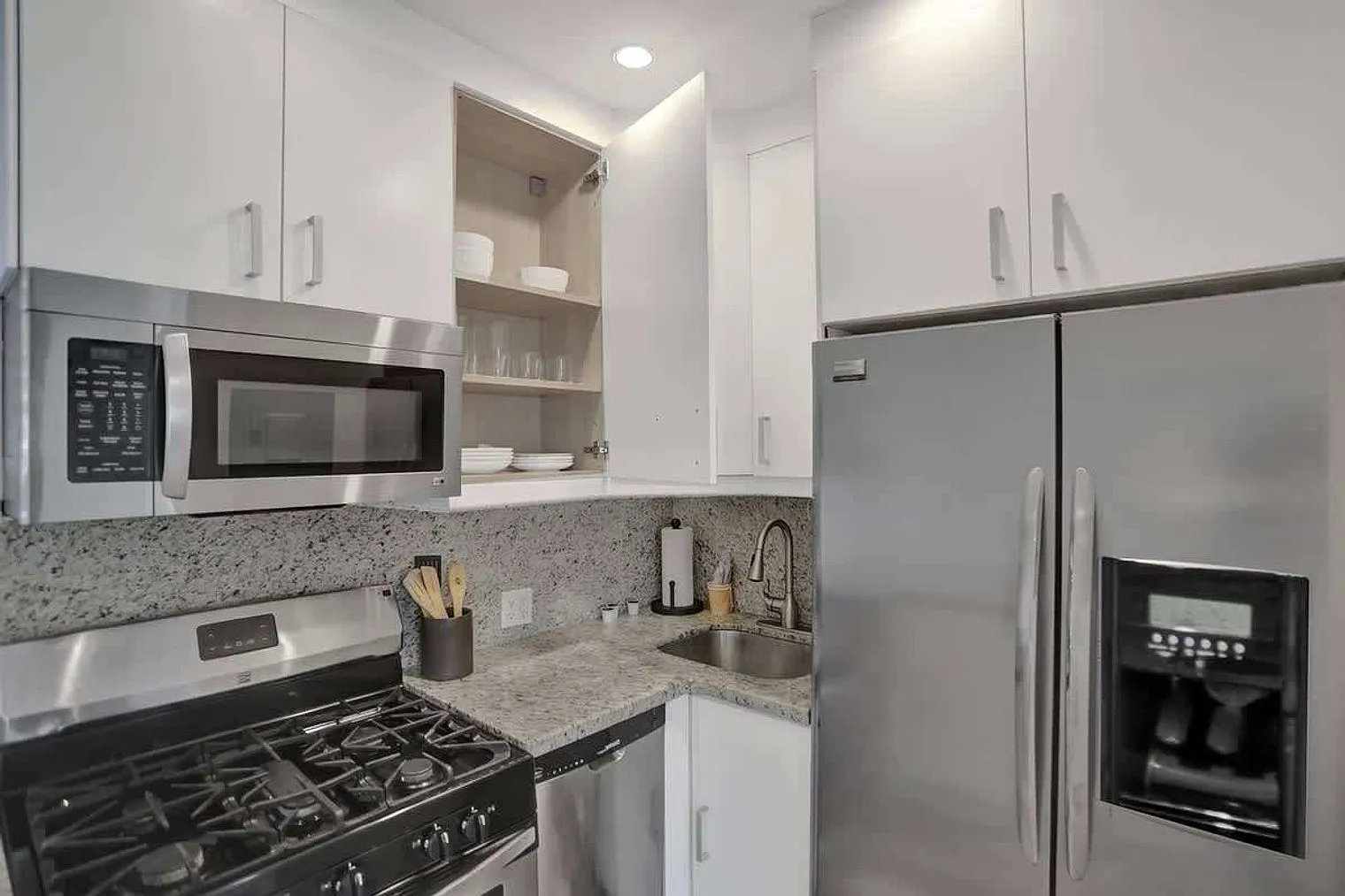 Studio, 1.0 bath, 538 sqft, $3,638 — Photo 3