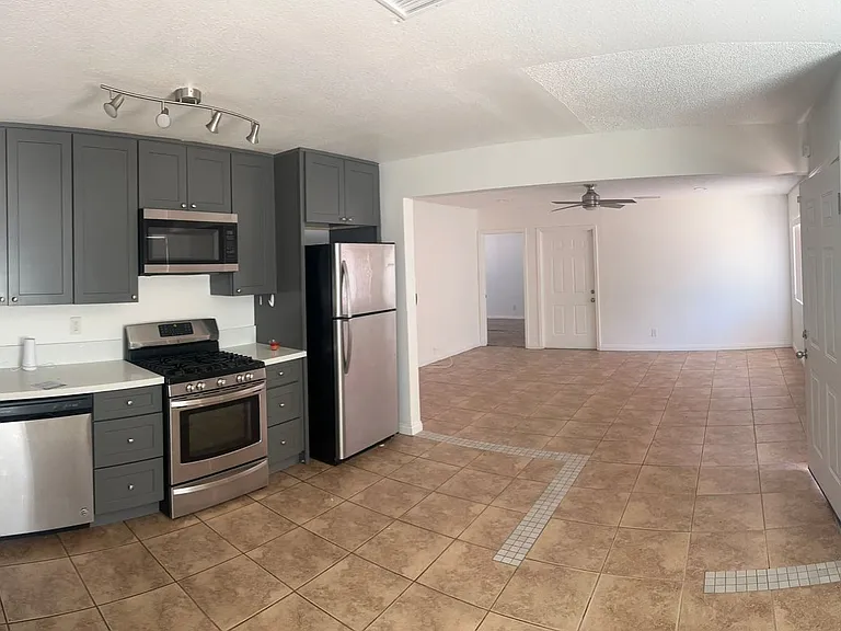 654 N Allen St — Photo 4